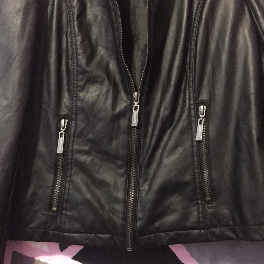 Leather jacket - Picture 3 of 4
